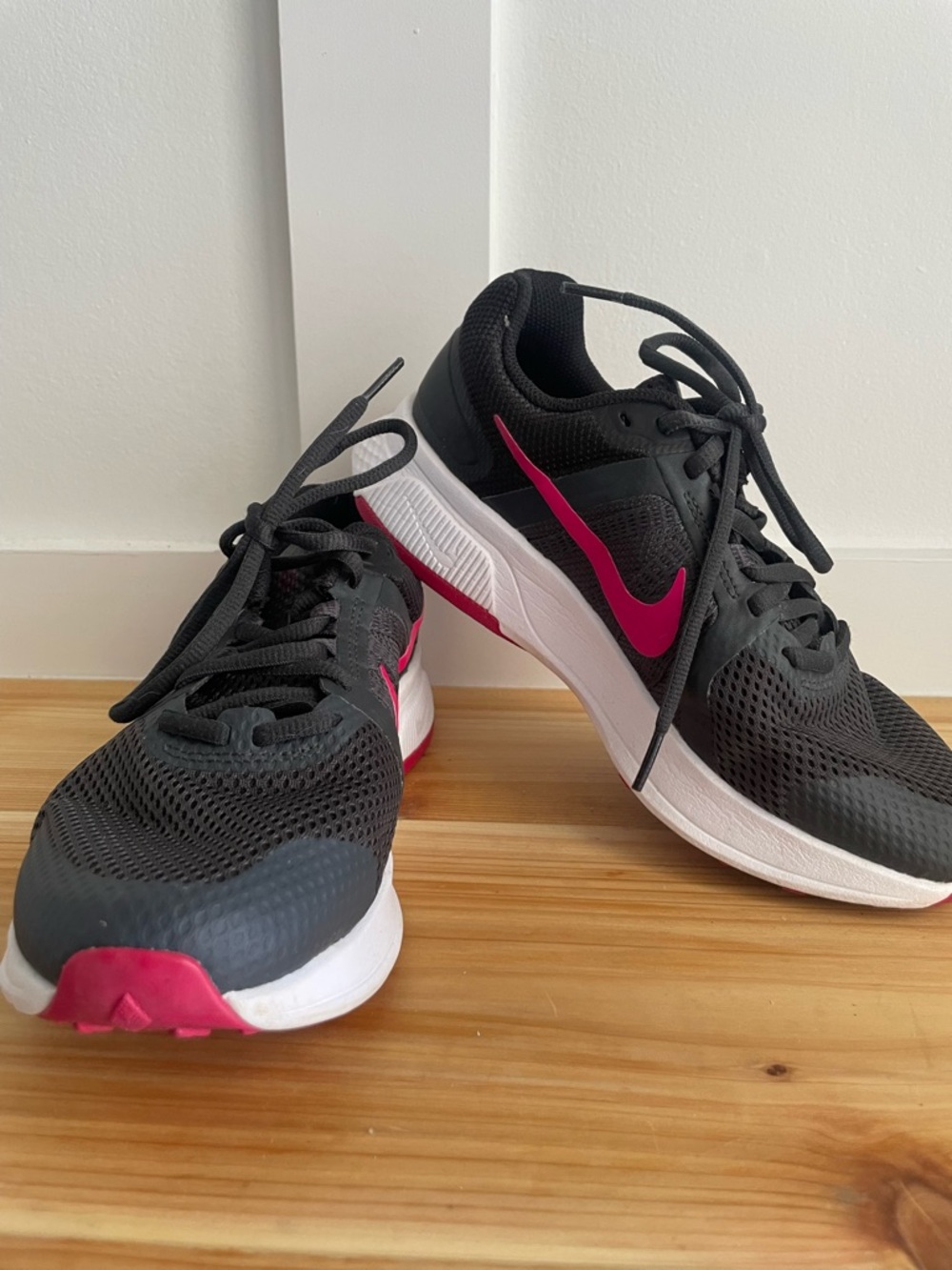 Nike Women's Black with Pink Swoosh Athletic Running Shoes